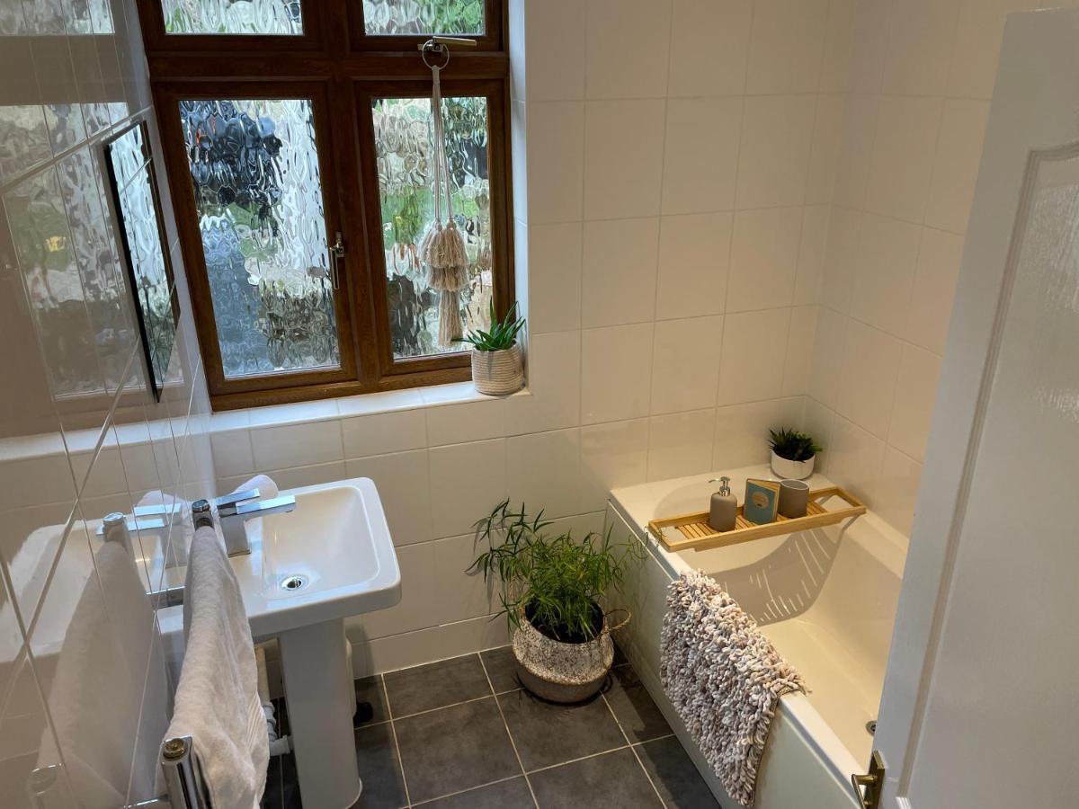 3 Bed Ground Floor Apartment - Hot Tub Optional Upgrade Hythe  Exterior foto